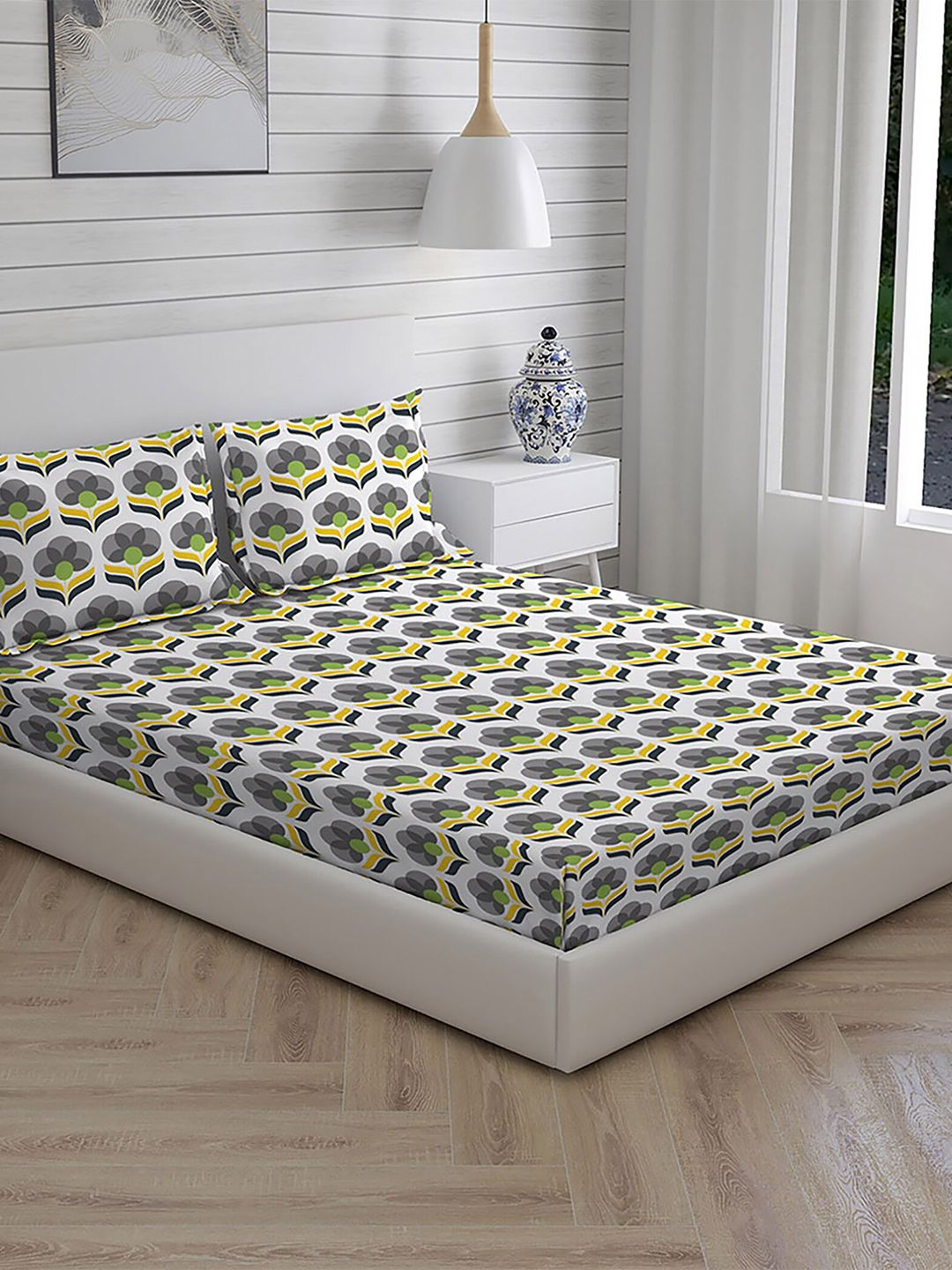 Layers Green & White Floral 104 TC Pure Cotton King Bedsheet with 2 Pillow Covers Price in India