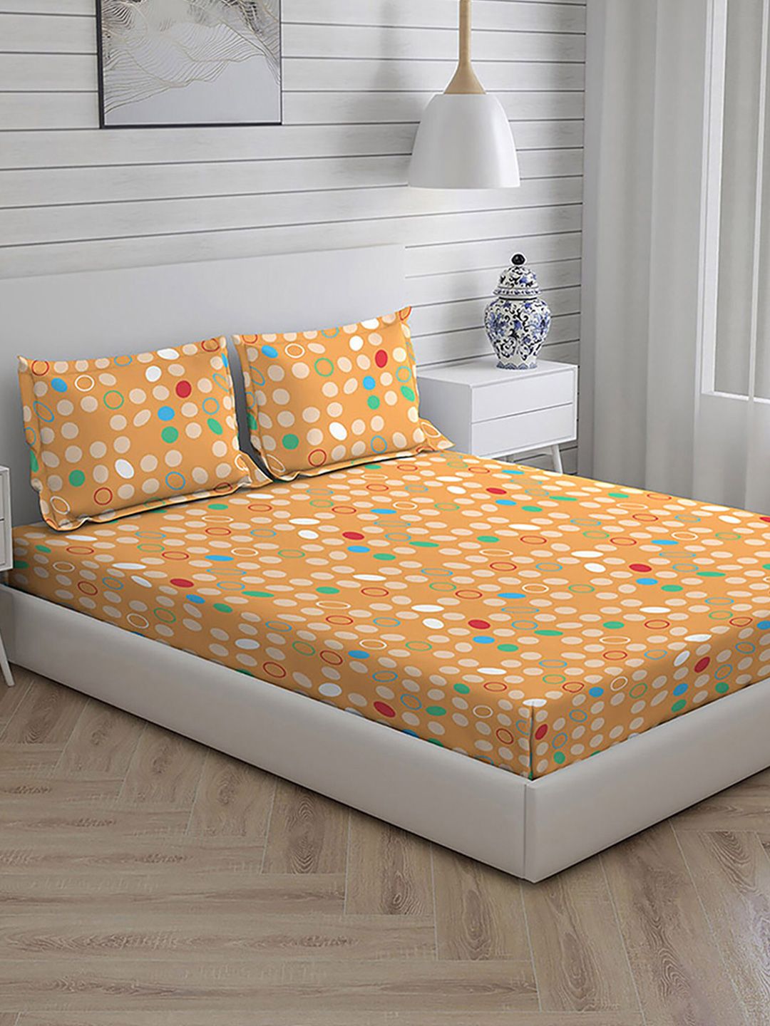 Layers Beige & Green Geometric 104 TC Pure Cotton King Bedsheet with 2 Pillow Covers Price in India