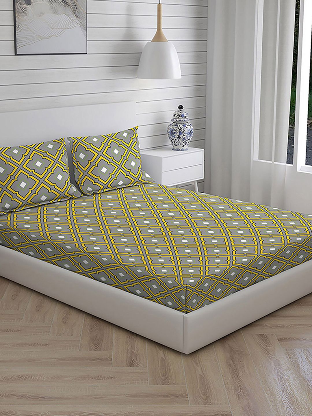 Layers Grey & Green Geometric 104 TC Pure Cotton King Bedsheet with 2 Pillow Covers Price in India