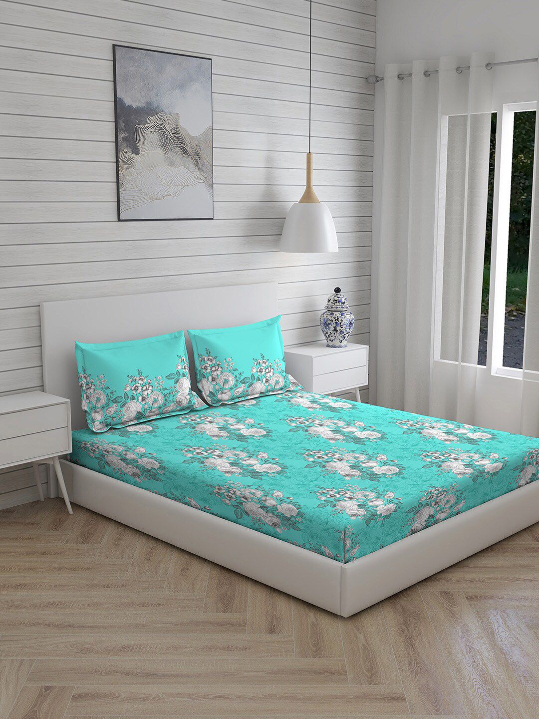 Layers Sea Green & White Floral 104 TC King Bedsheet with 2 Pillow Covers Price in India