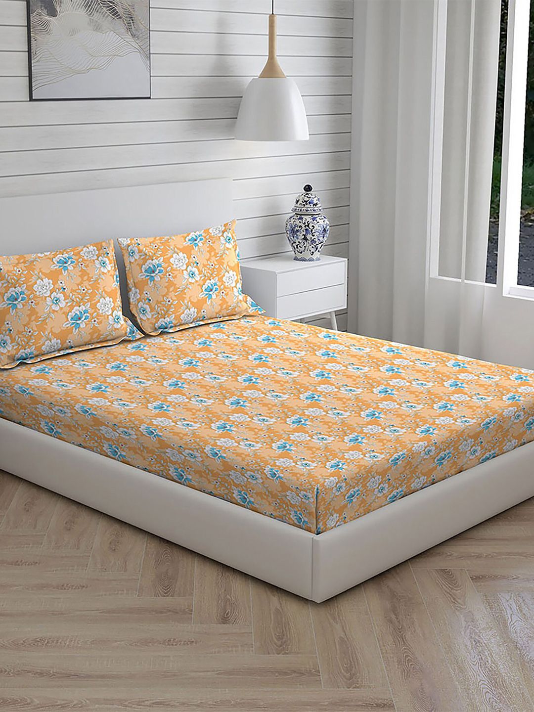 Layers Orange & White Floral 104 TC King Bedsheet with 2 Pillow Covers Price in India