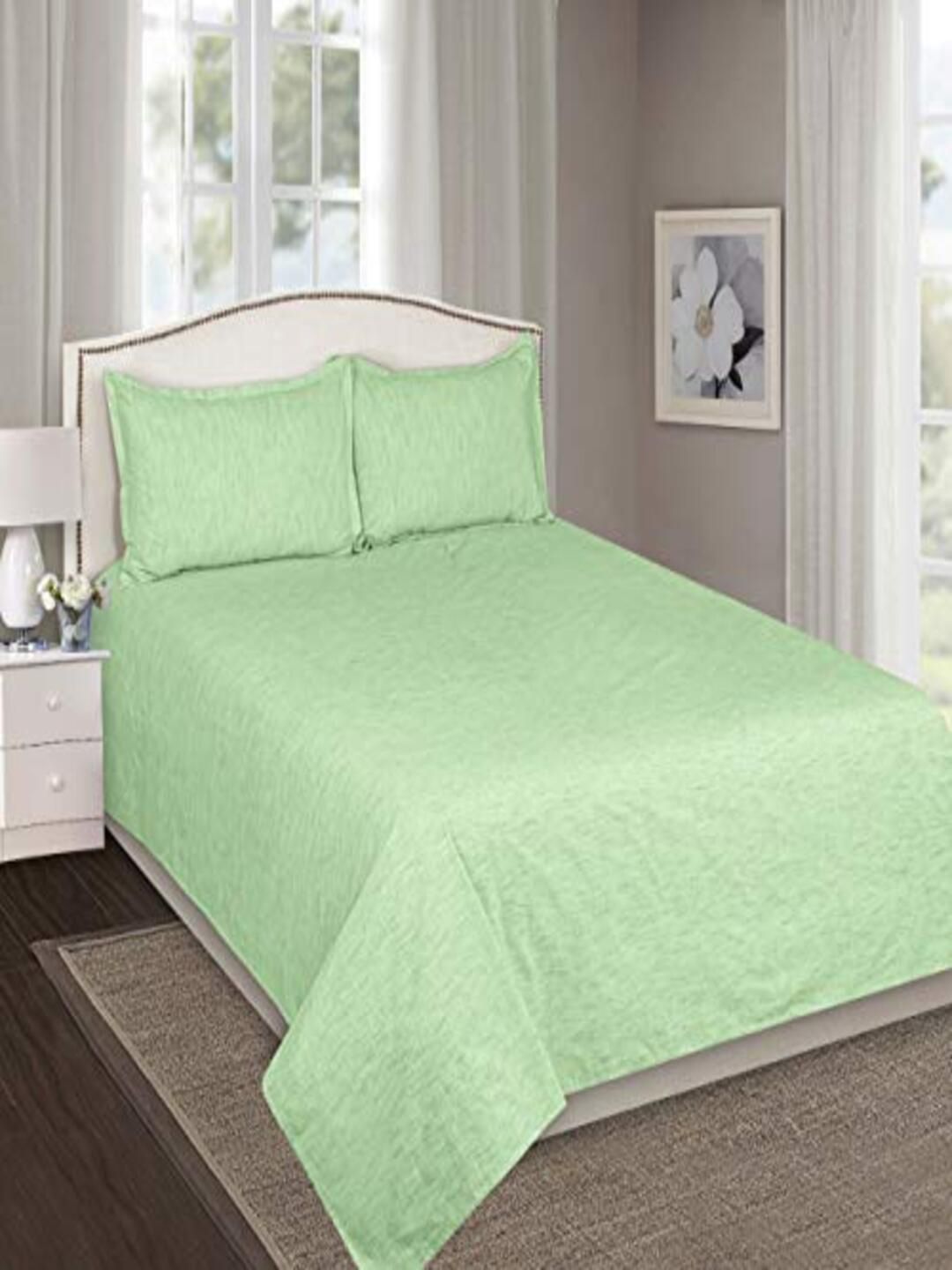 SHADES of LIFE Green 250 TC King Bedsheet with 2 Pillow Covers Price in India