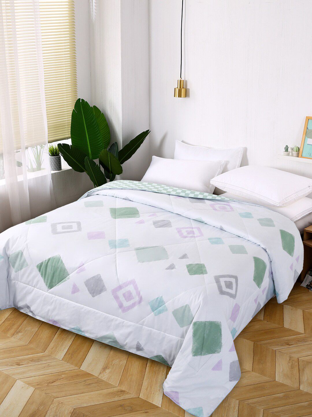 URBAN DREAM Geometric AC Room 120 GSM Double Bed Comforter Price in India