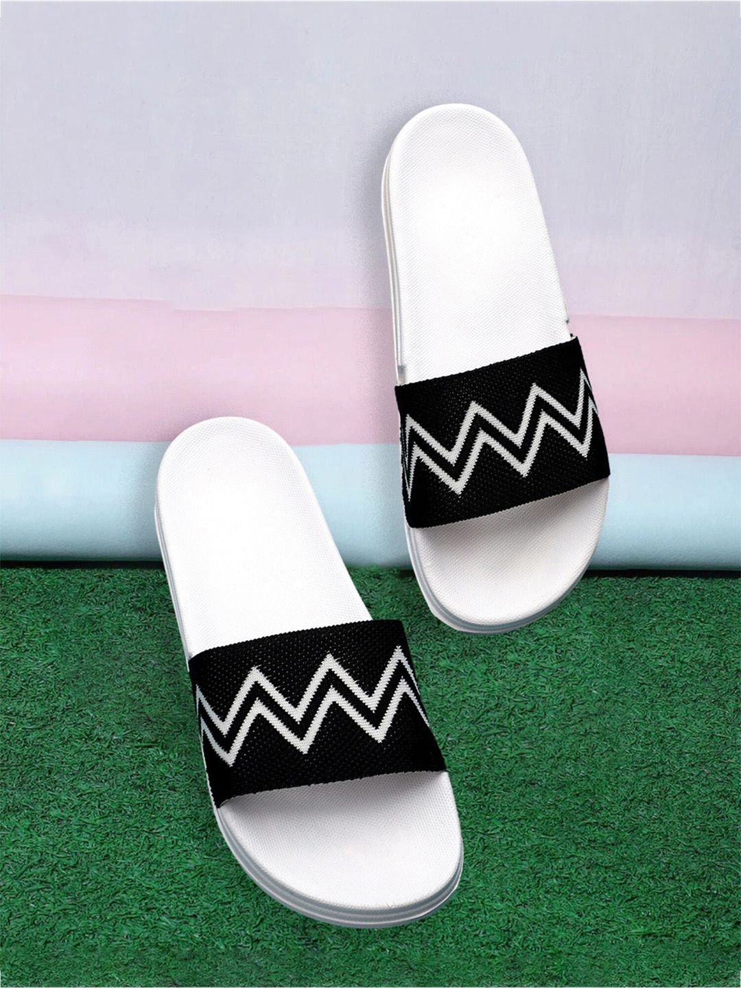 Pampy Angel Men Printed Rubber Sliders