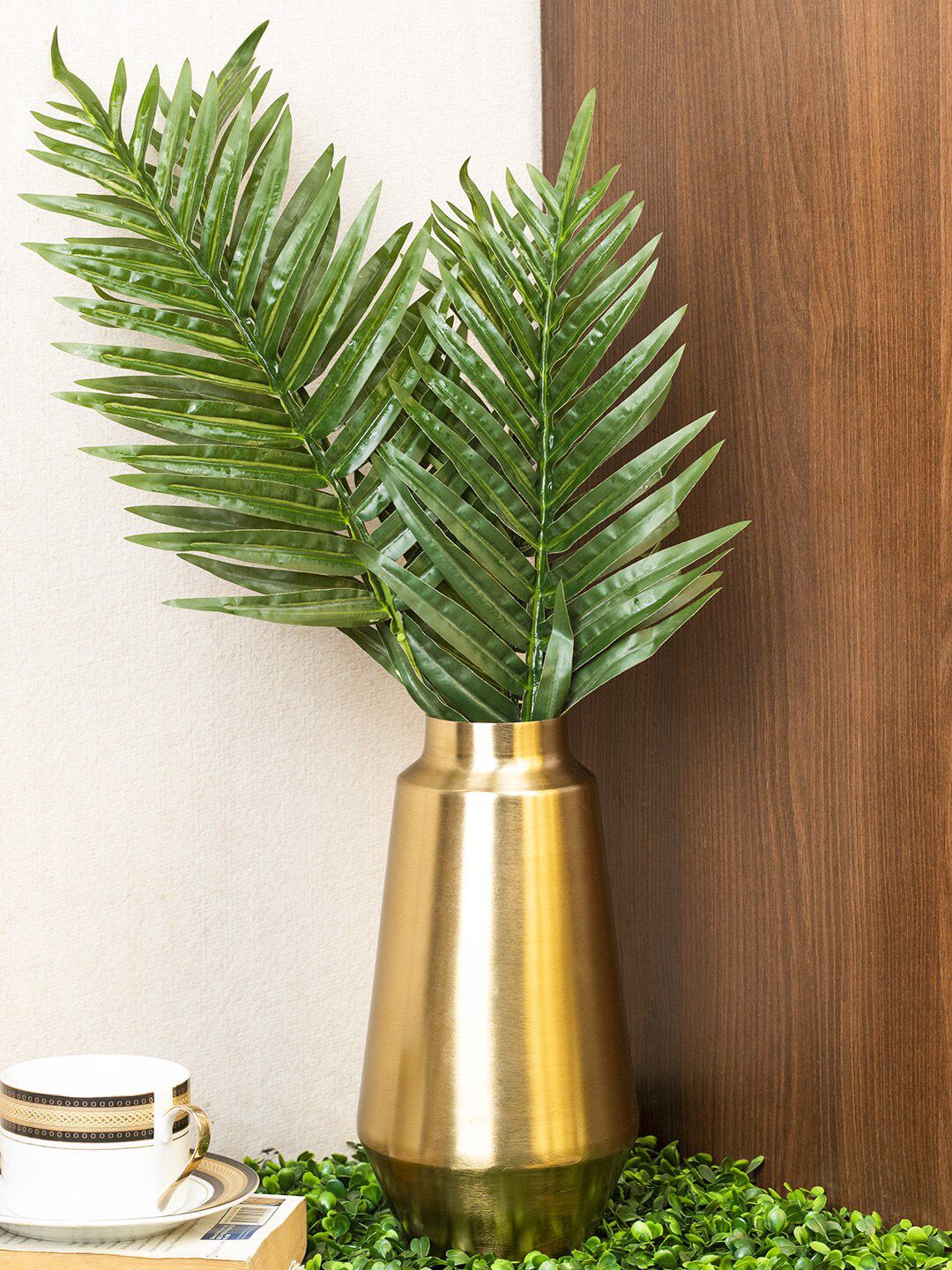 MARKET99 Gold-Toned Metal Cylindrical Shaped Ribbed Vase Price in India