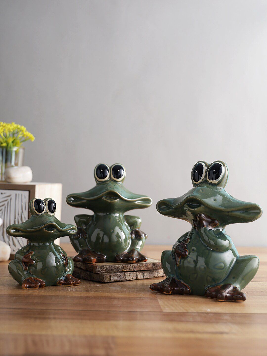 TAYHAA Set of 3 Green Wide Eyed Frog Family Ceramic Showpiece Price in India