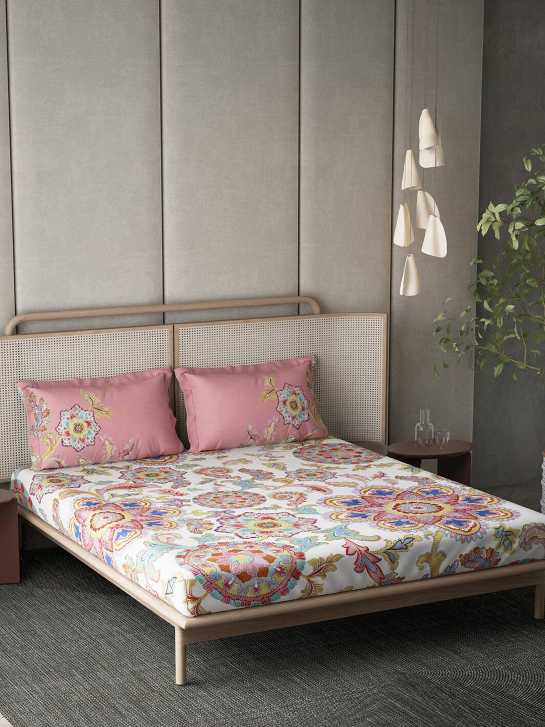DDecor Pink & Off White Ethnic Motifs 130 TC King Bedsheet with 2 Pillow Covers Price in India