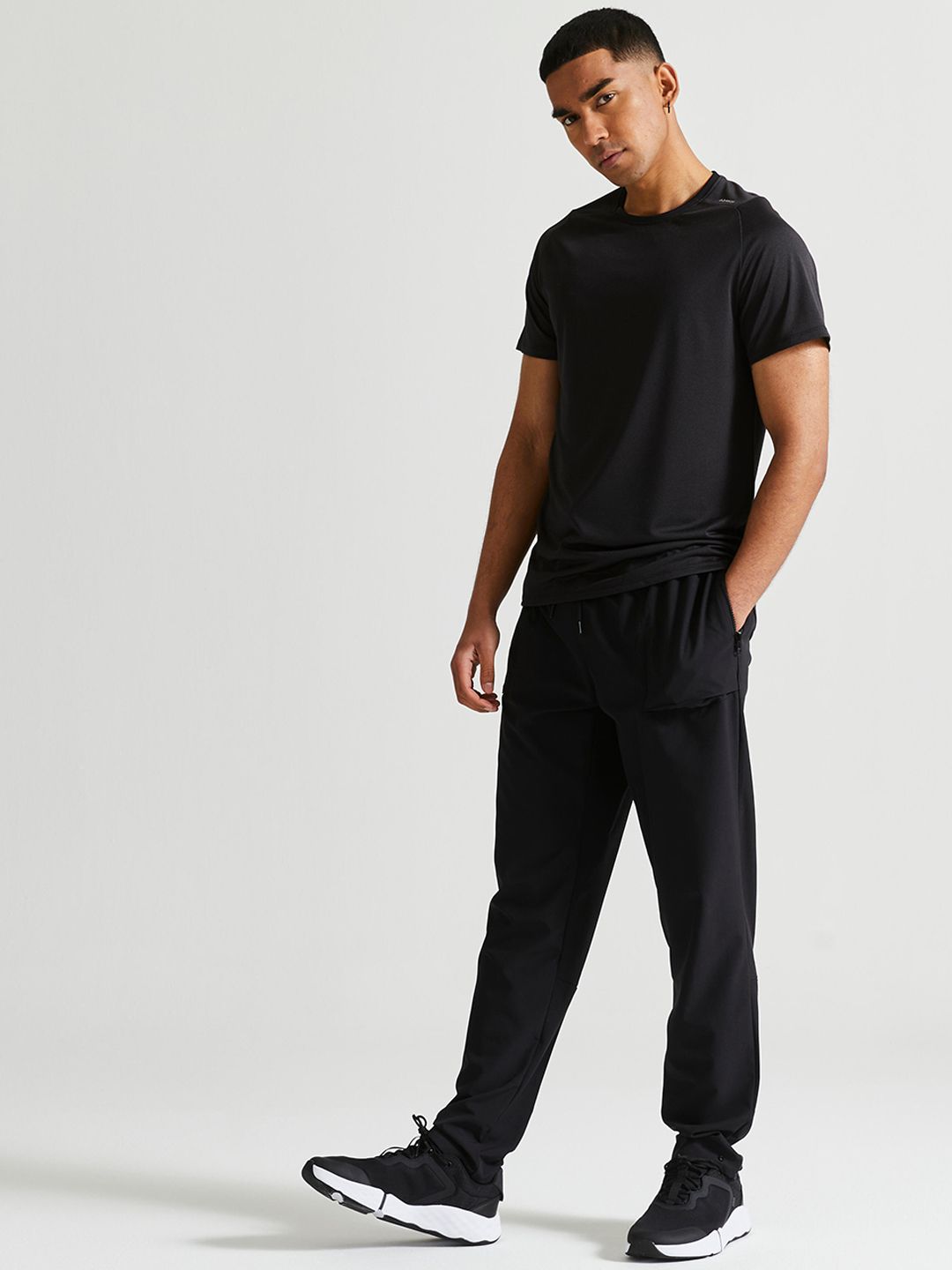Decathlon DOMYOS - Men Black Solid Drawstring Track Pants