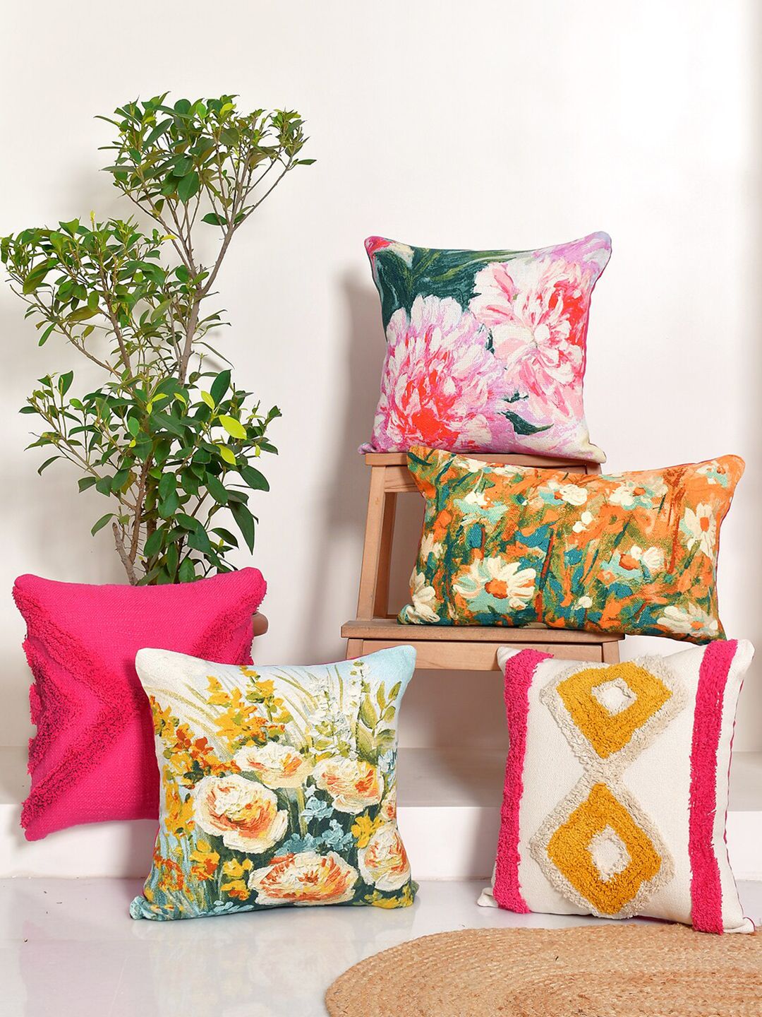 BLANC9 Set of 5 Floral Square Cushion Covers Price in India