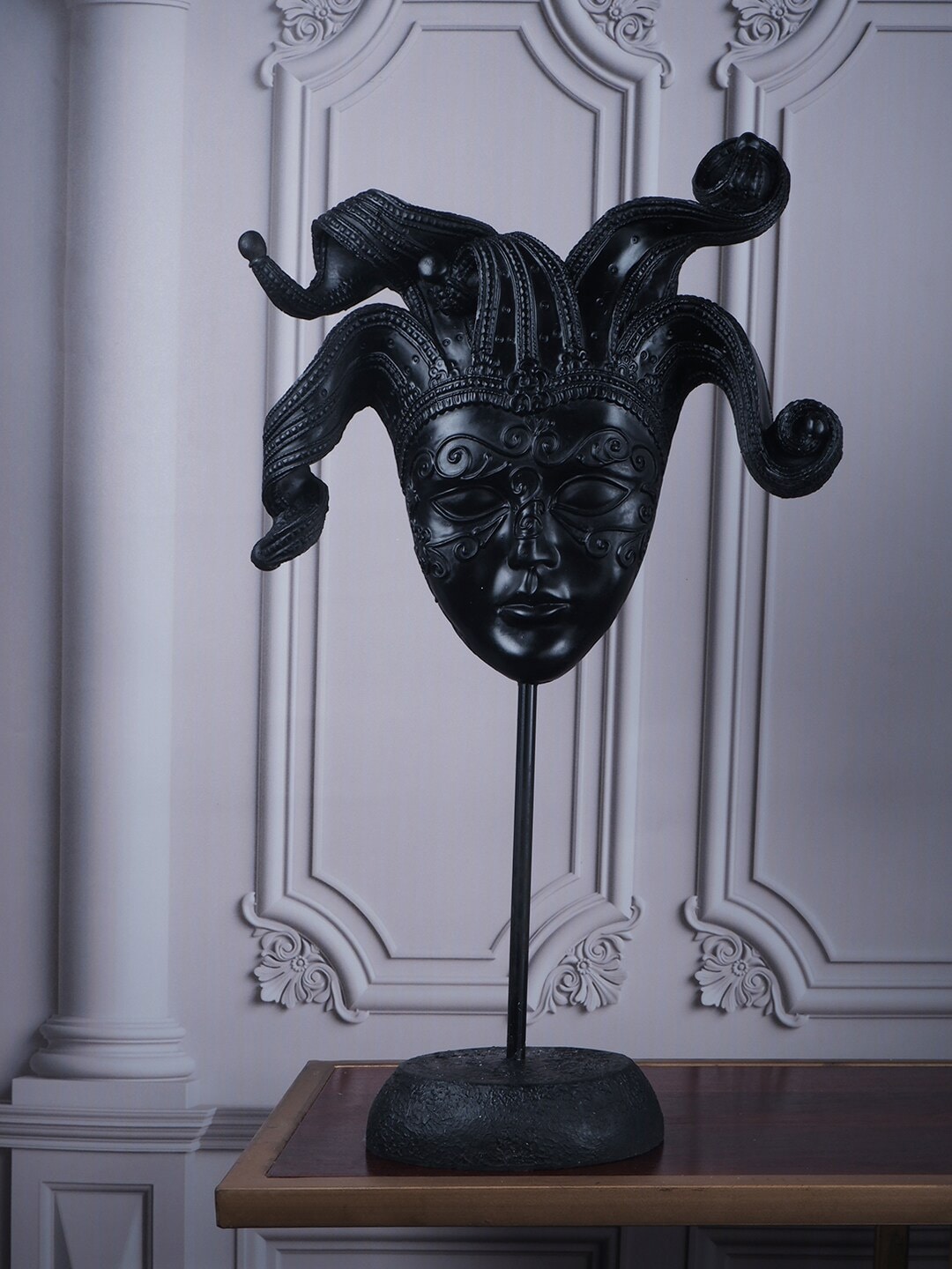 THE WHITE INK DECOR Black Modern Art Figurine Showpiece Price in India