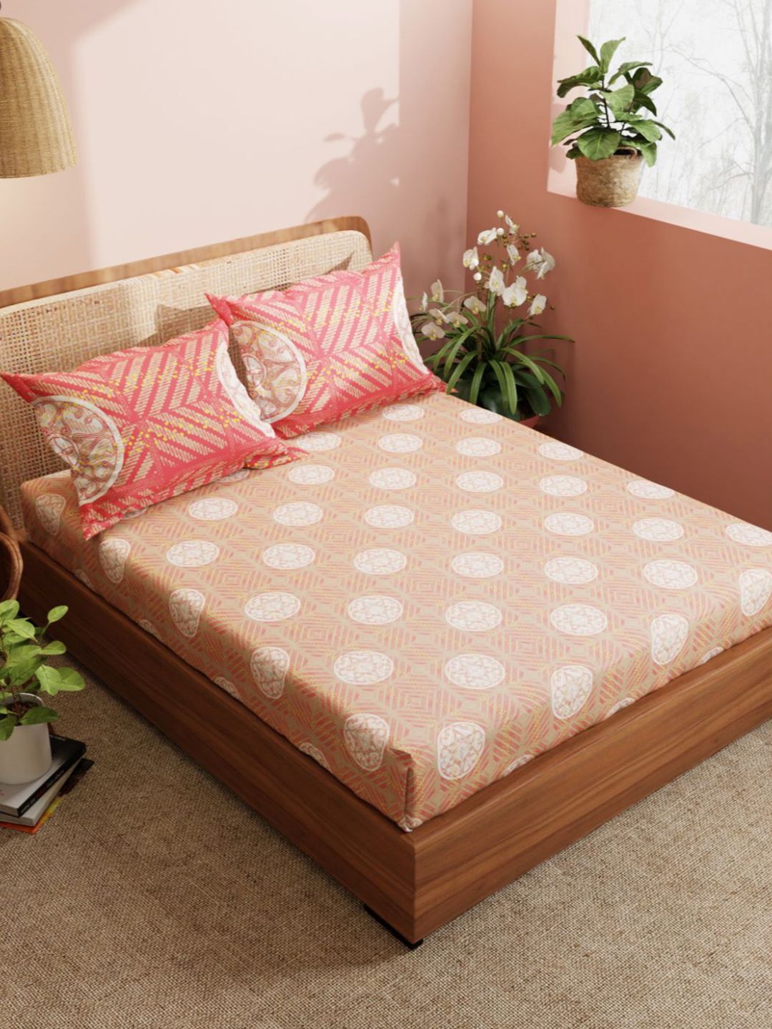 BIANCA White & Red Geometric Printed 210 TC King Bedsheet with 2 Pillow Covers Price in India