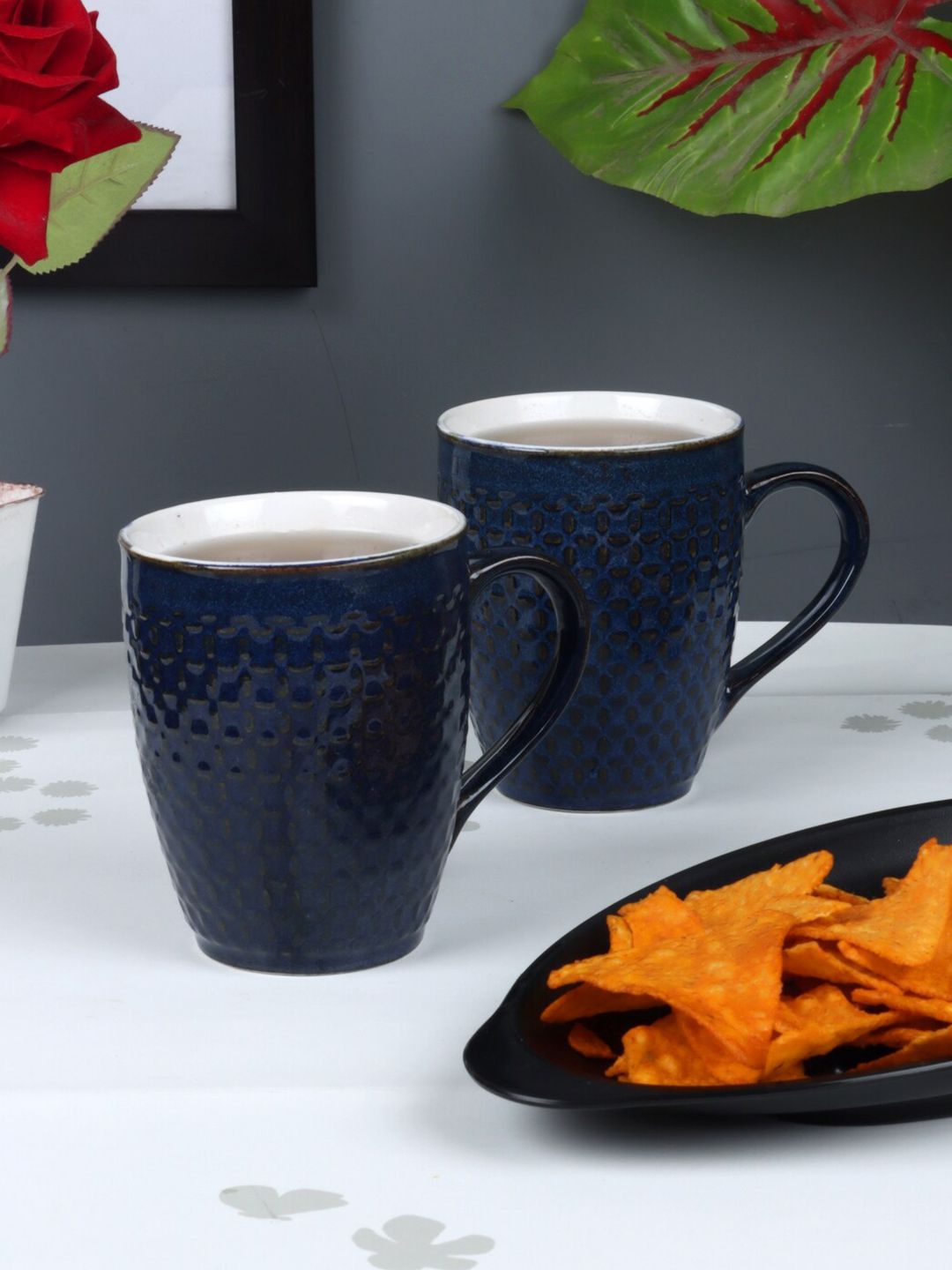 CDI Blue & White Handcrafted Textured Ceramic Glossy Mugs Set of 7 With Wooden Tray Price in India
