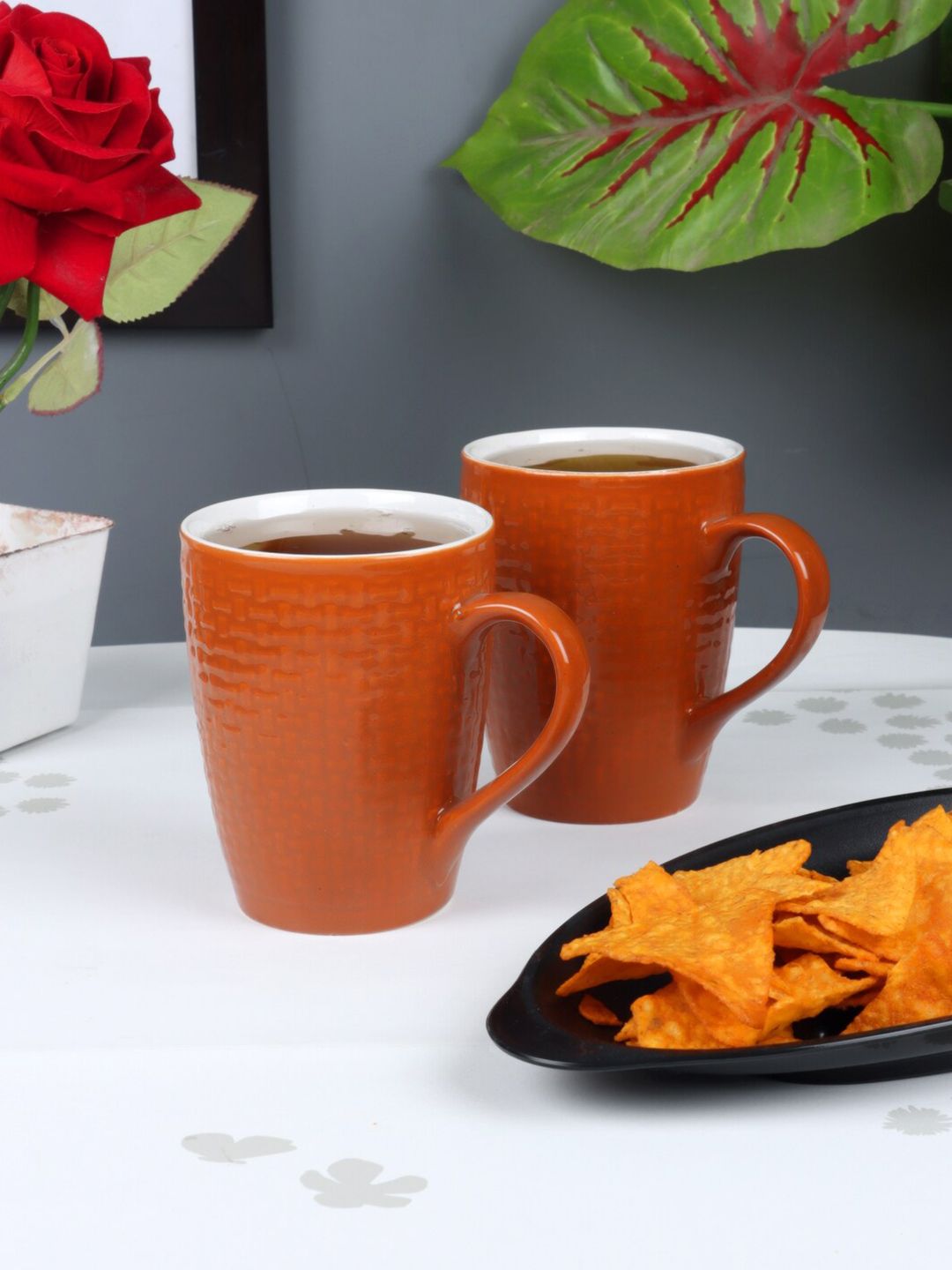 CDI Brown Textured Ceramic Glossy Mugs Set of 7 With Wooden Tray Price in India