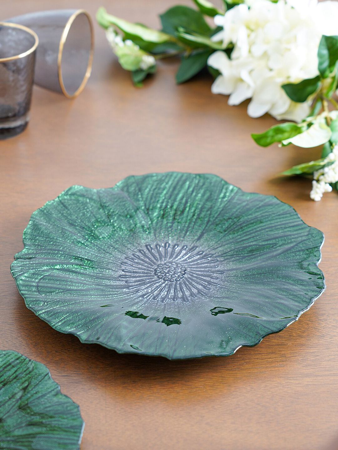 Pure Home and Living Green & Black 2 Pieces Floral Textured Glass Matte Plates Price in India