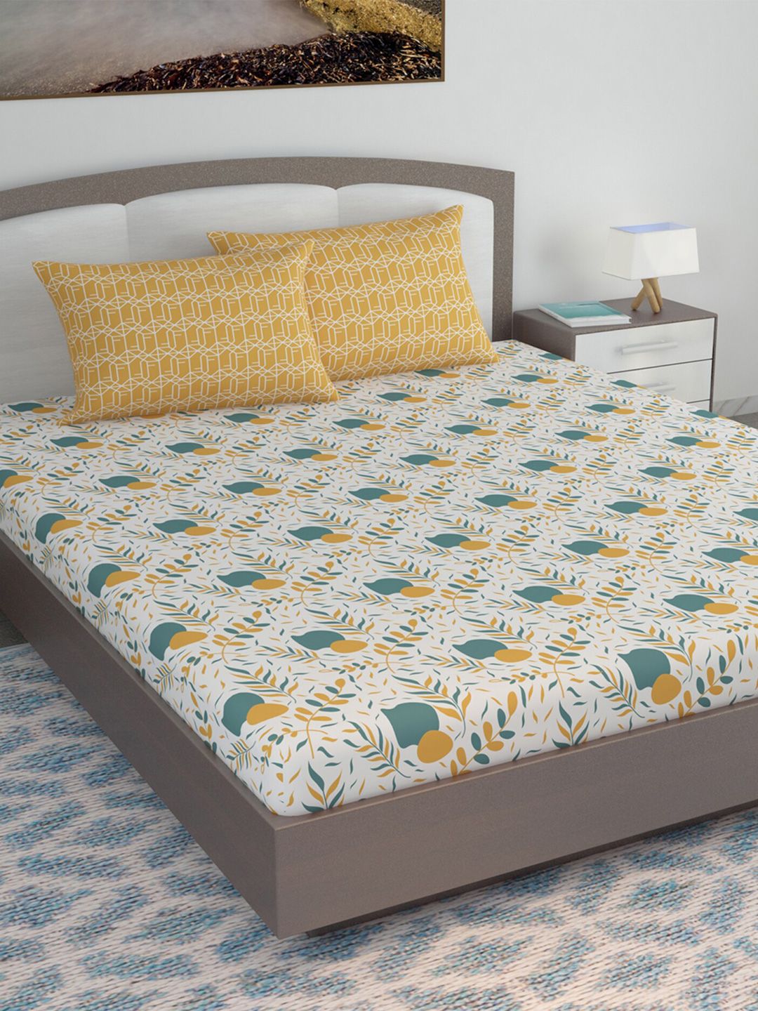 Divine Casa Yellow & White Graphic 144 TC King Bedsheet with 2 Pillow Covers Price in India