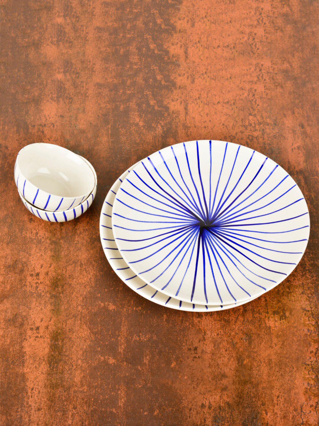 StyleMyWay White & Blue 4 Pieces Printed Ceramic Glossy Dinner Set Price in India