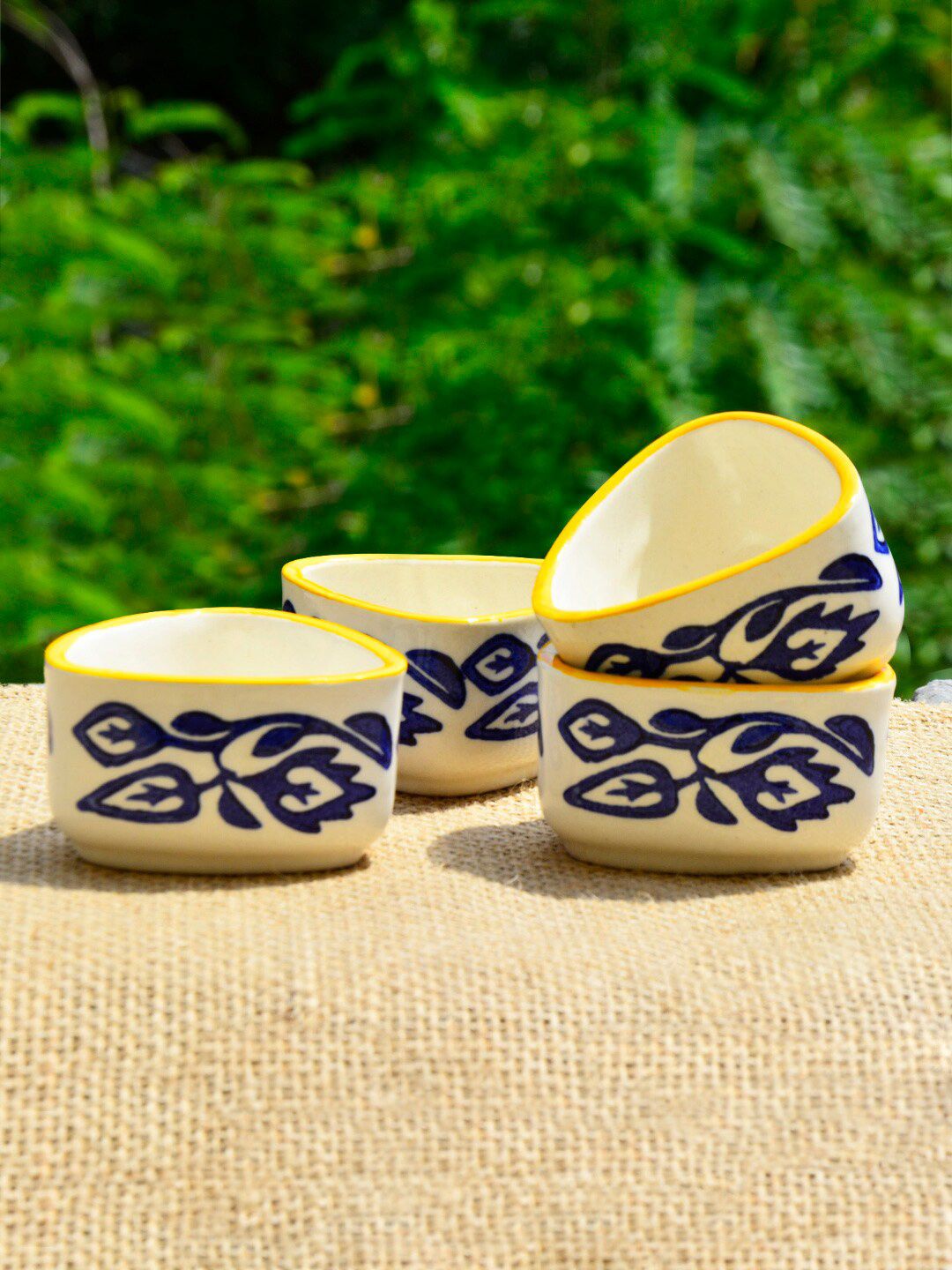 StyleMyWay Set Of 4  Ceramic Hand Painted Ceramic Triangular Floral Dip Bowls Price in India