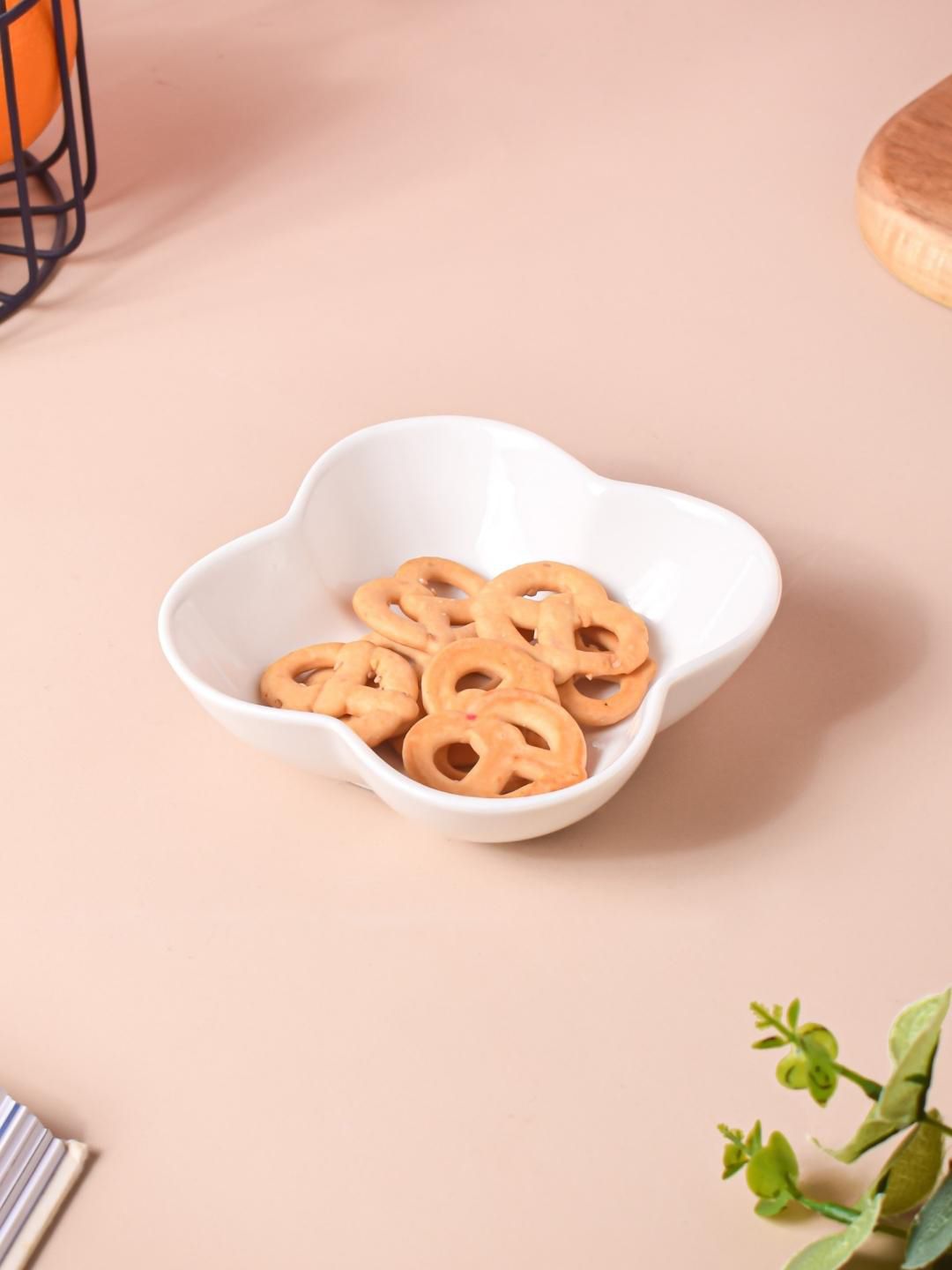 Nestasia White & 1 Pieces Ceramic Matte Bowl Price in India