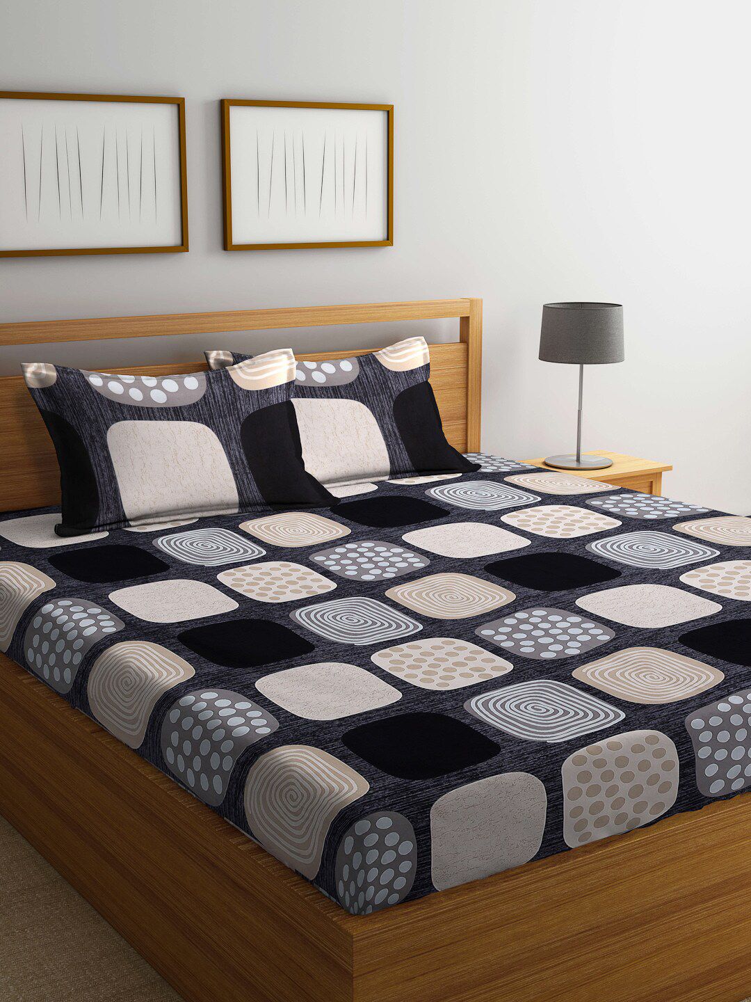 Arrabi Black & White 300 TC King Bedsheet with 2 Pillow Covers Price in India