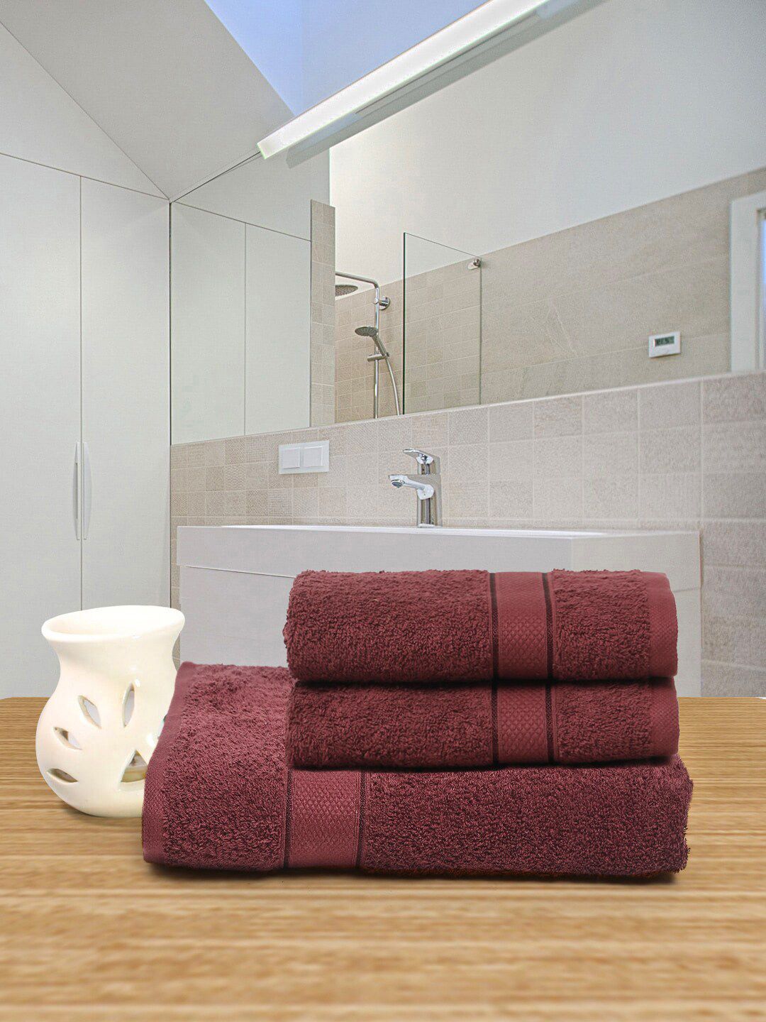 Creeva Pack Of 3 Maroon Solid 525 GSM Pure Cotton Towel Set Price in India