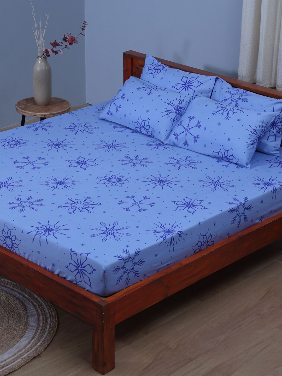 BLUE DAHLIA Printed 250 TC Queen Cotton Fitted Bedsheet with 2 Pillow Covers Price in India