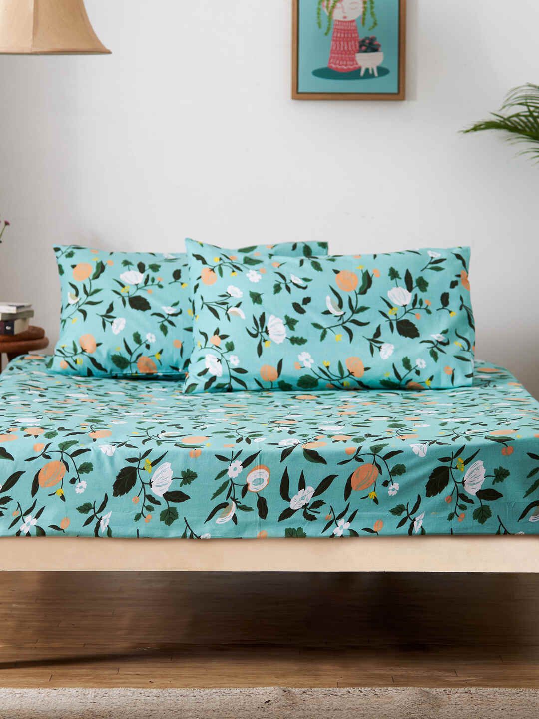 Chumbak Sea Green & White Floral 130 TC Queen Bedsheet with 2 Pillow Cotton Covers Price in India
