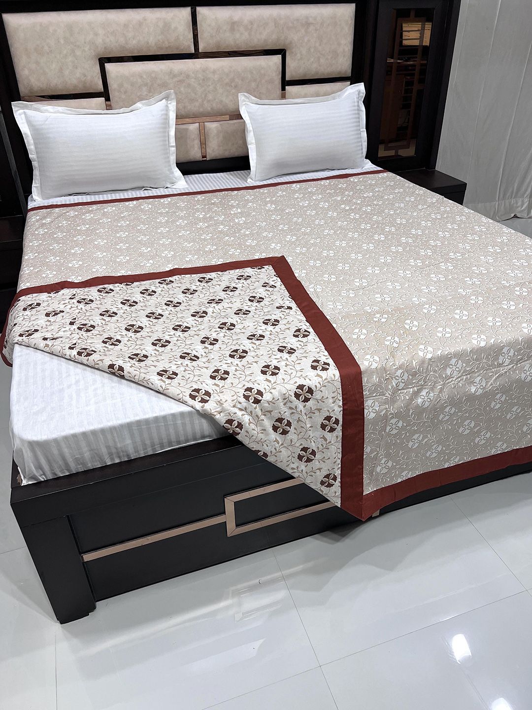 Pure Decor Brown & White Floral AC Room 300 GSM Double Cotton Bed Dohar Price in India