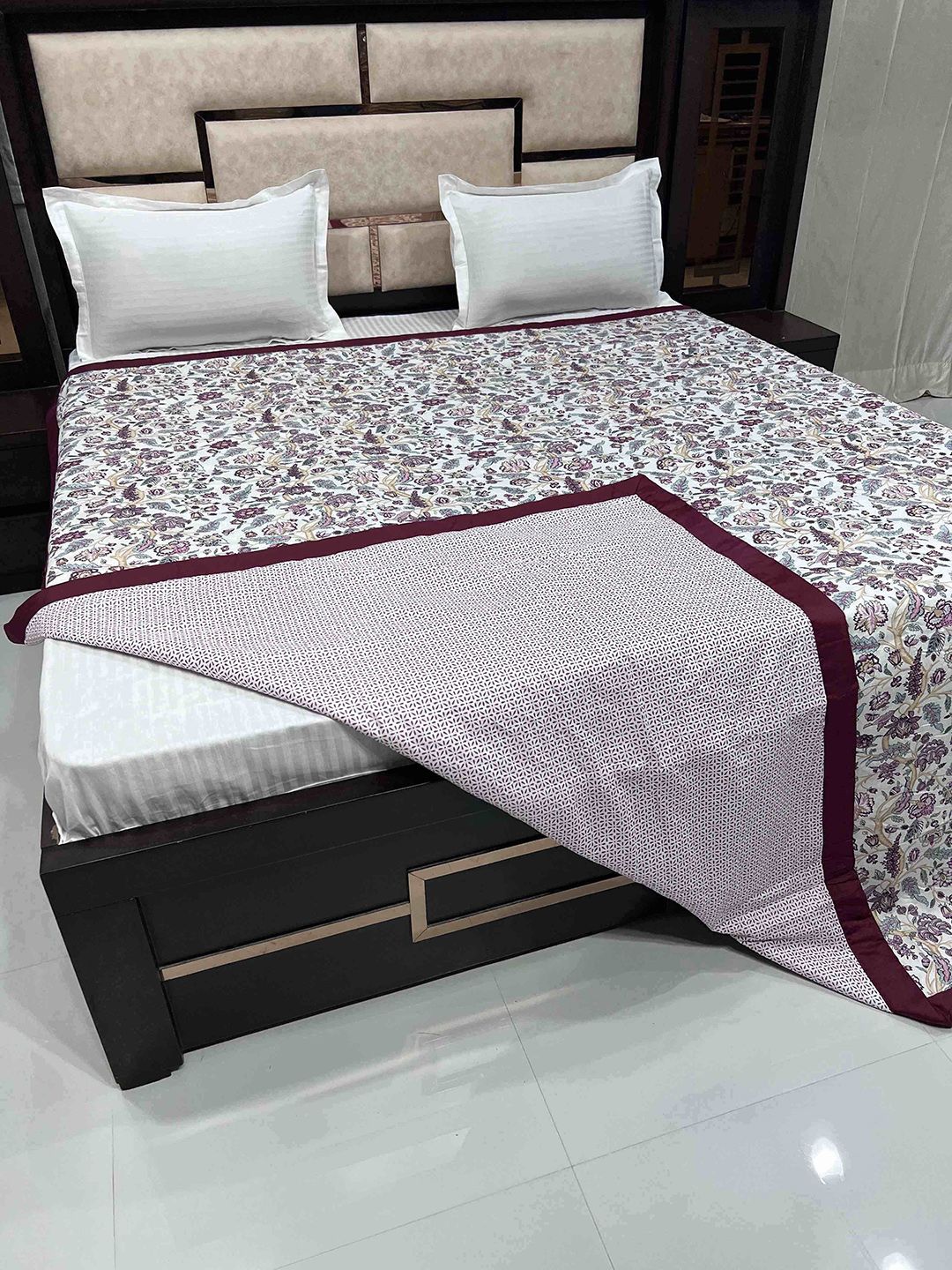 Pure Decor White & Maroon Floral AC Room 300 GSM Double Cotton Bed Dohar Price in India