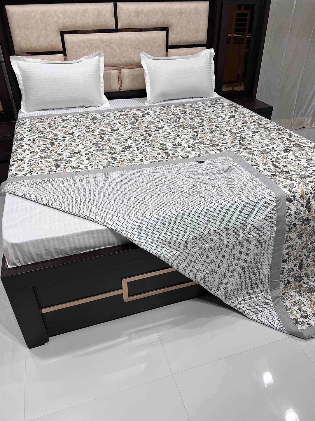Pure Decor Floral AC Room 300 GSM Double Bed Dohar Price in India