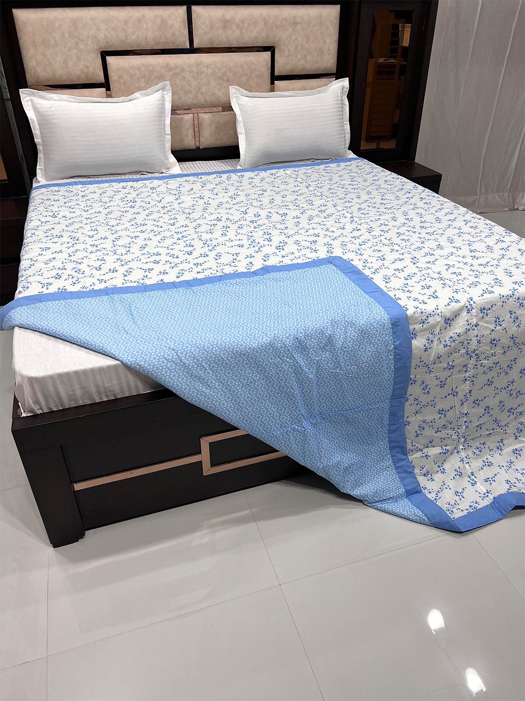 Pure Decor Blue & White Floral AC Room 300 GSM Double Bed Cotton Dohar Price in India