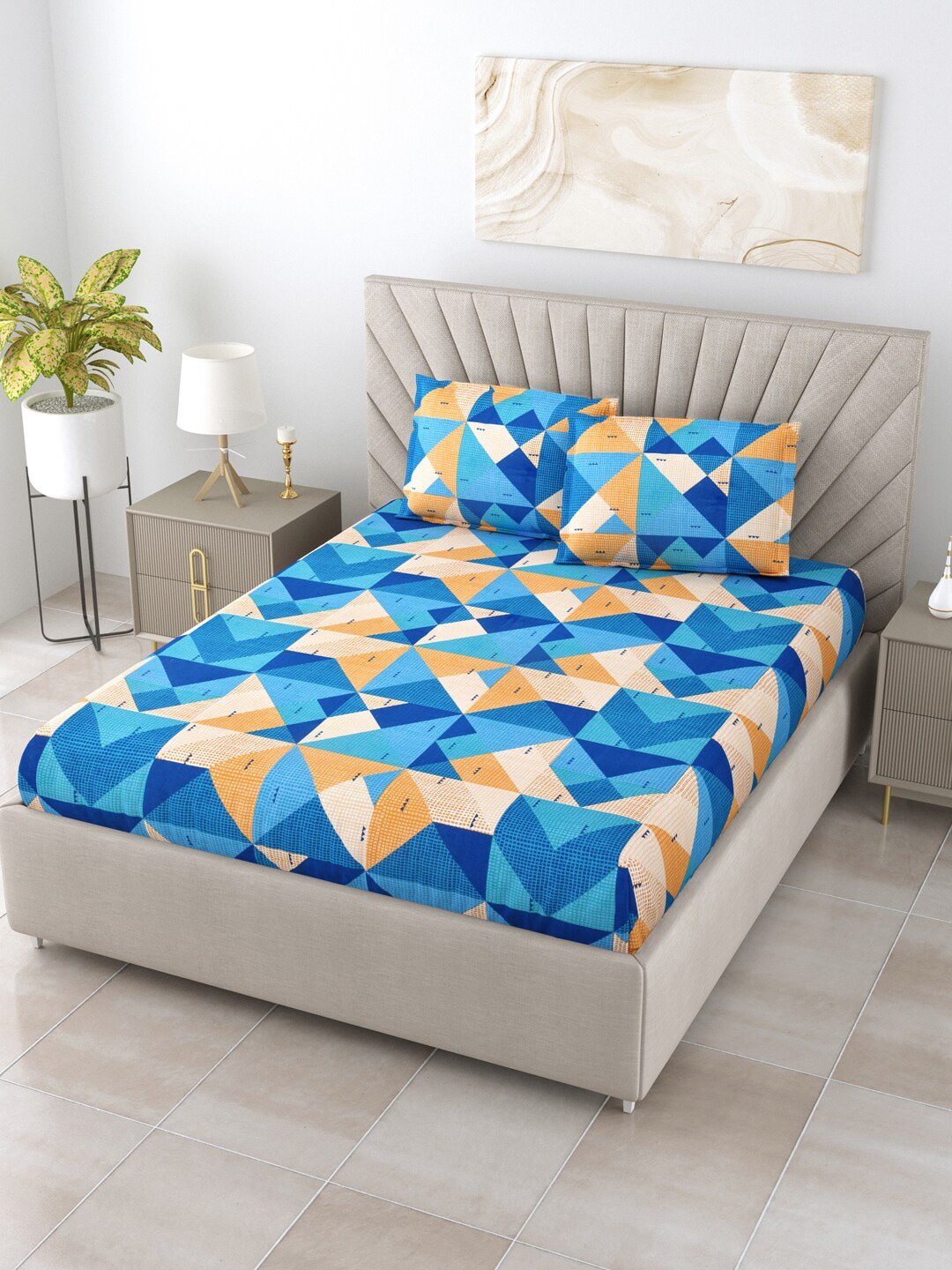 BOMBAY DYEING Printed 104 TC Queen Bedsheet with 2 Pillow Covers Price in India
