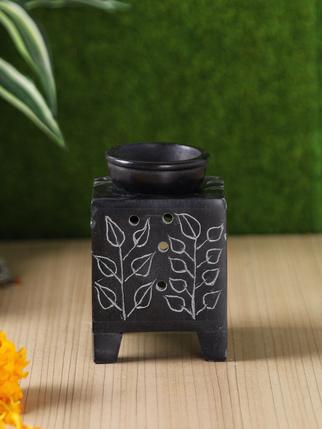 Aapno Rajasthan Printed Aroma Oil Diffusers Price in India