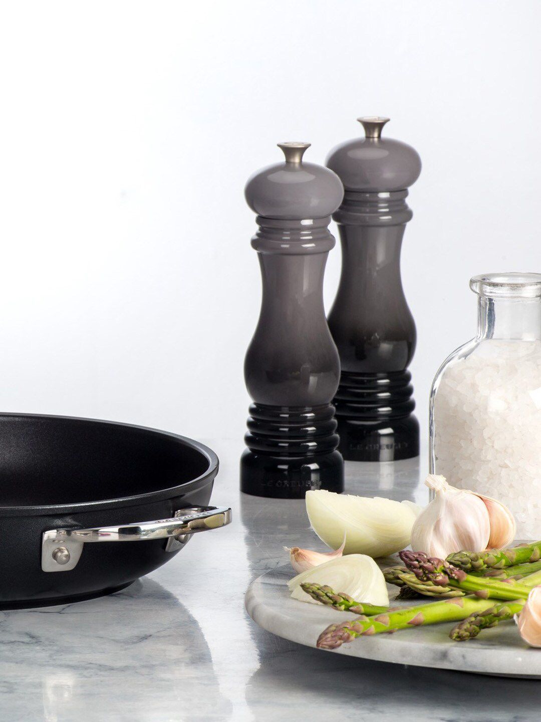LE CREUSET  Set Of 1 Pepper Mill -Flint Price in India