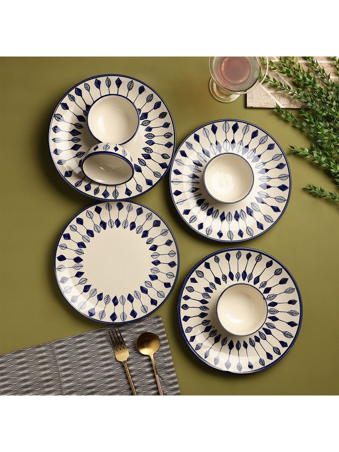 The Decor Mart White & Blue 8 Pieces Hand Painted Printed Ceramic Glossy Dinner Set Price in India