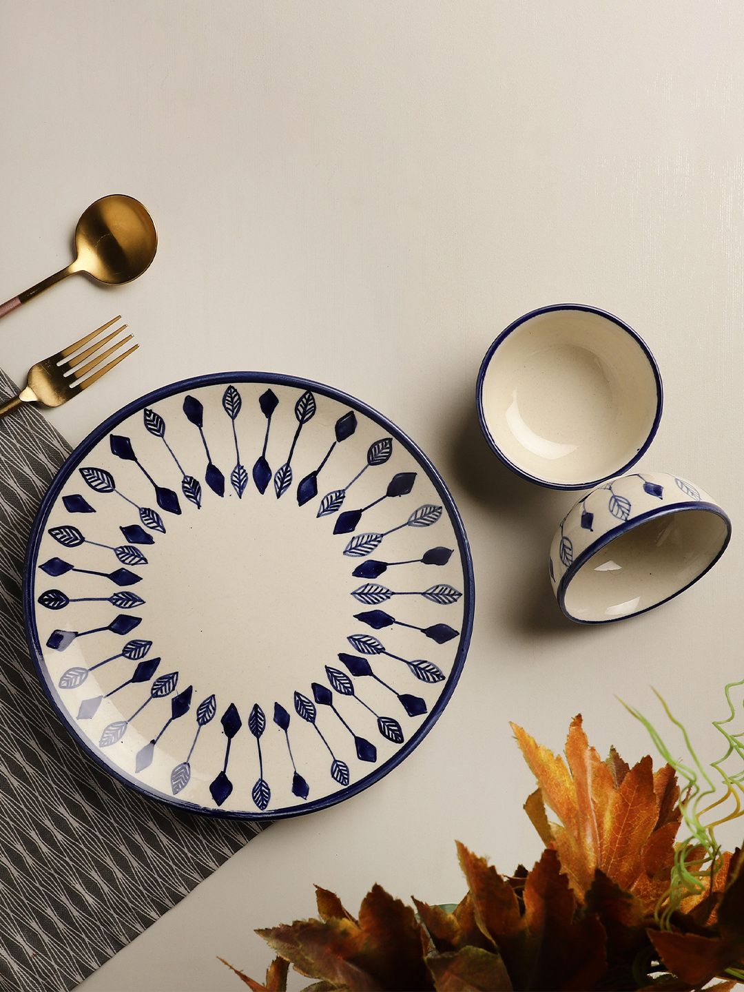The Decor Mart White & Blue 3 Pieces Hand Painted Printed Ceramic Glossy Dinner Set Price in India