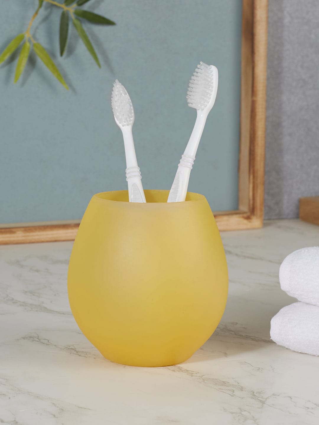 HomeTown Solid Toothbrush Holder Price in India