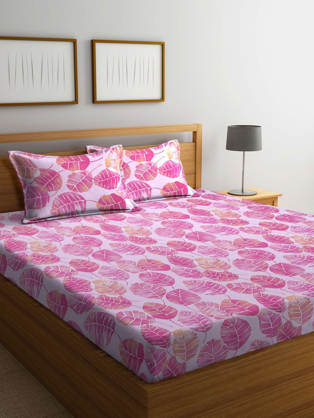 BOMBAY DYEING Printed 144 TC King Cotton Bedsheet with 2 Pillow Covers Price in India