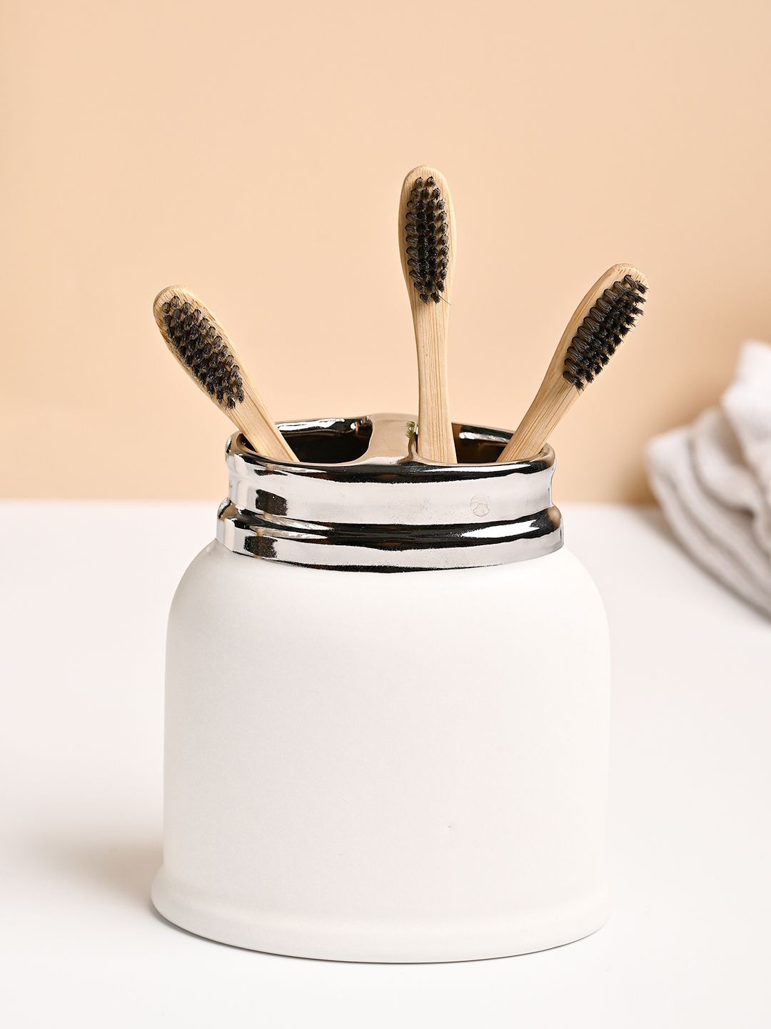 MARKET99 White & Silver-Toned Ceramic Toothbrush Holder