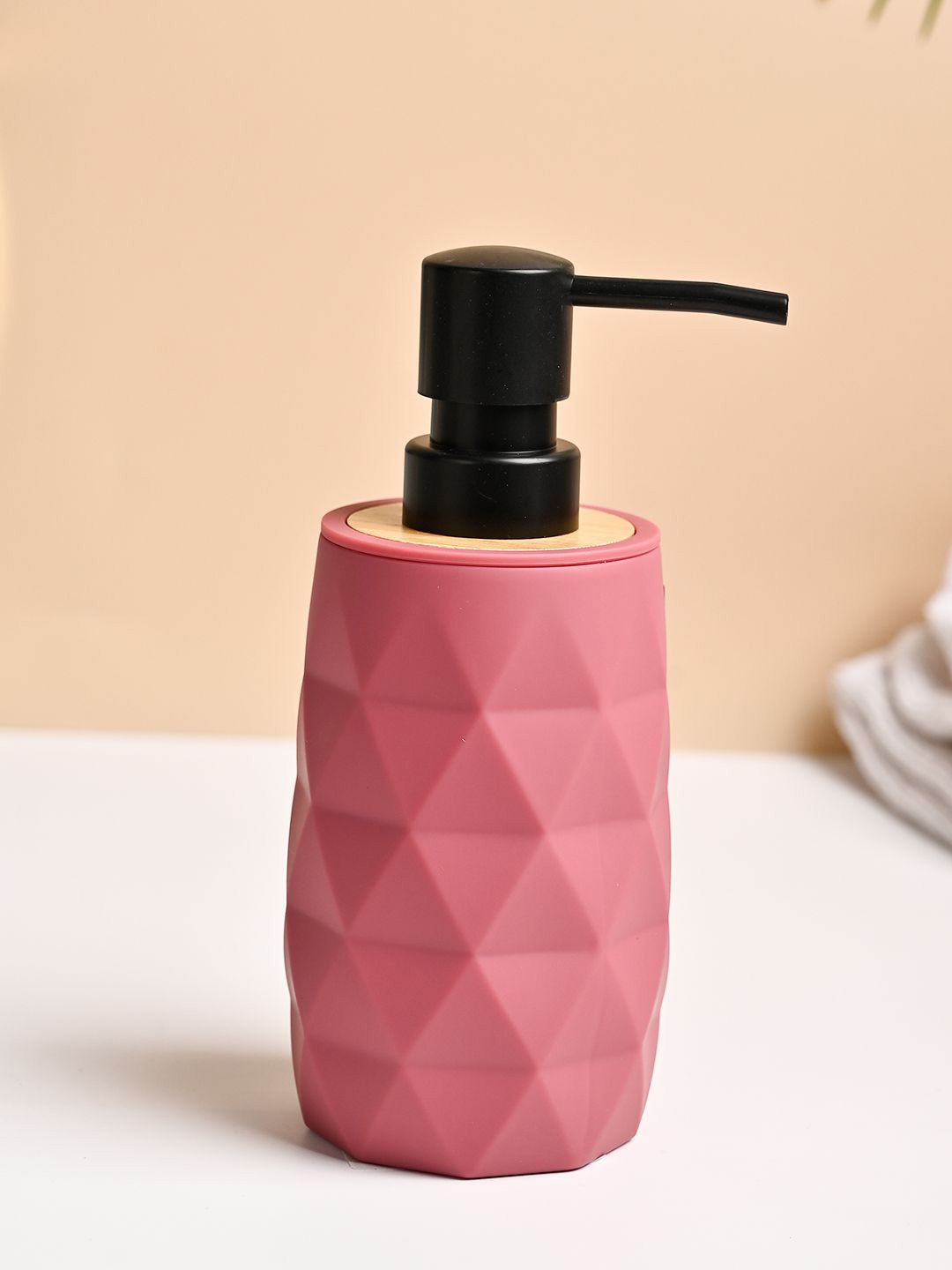 MARKET99 Pink & Black Checked Soap Dispenser 250ml