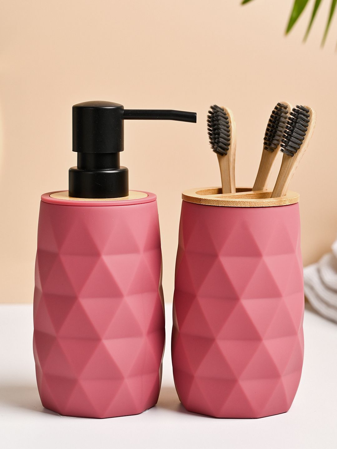 MARKET99 Pink & Brown 2 pieces Checked Bath Accessories Set