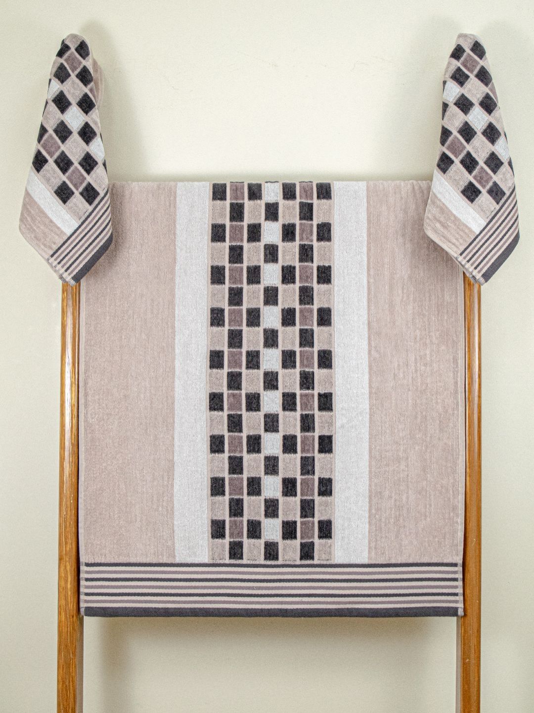 RANGOLI Brown & White 3 Piece Geometric Printed Cotton Quick Absorption 450 GSM Towel Set