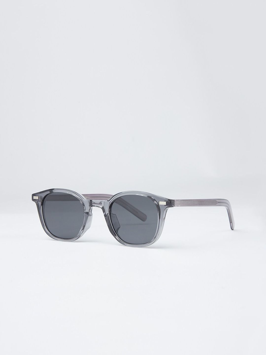 Banana Club Unisex Oval Sunglasses BVP9500