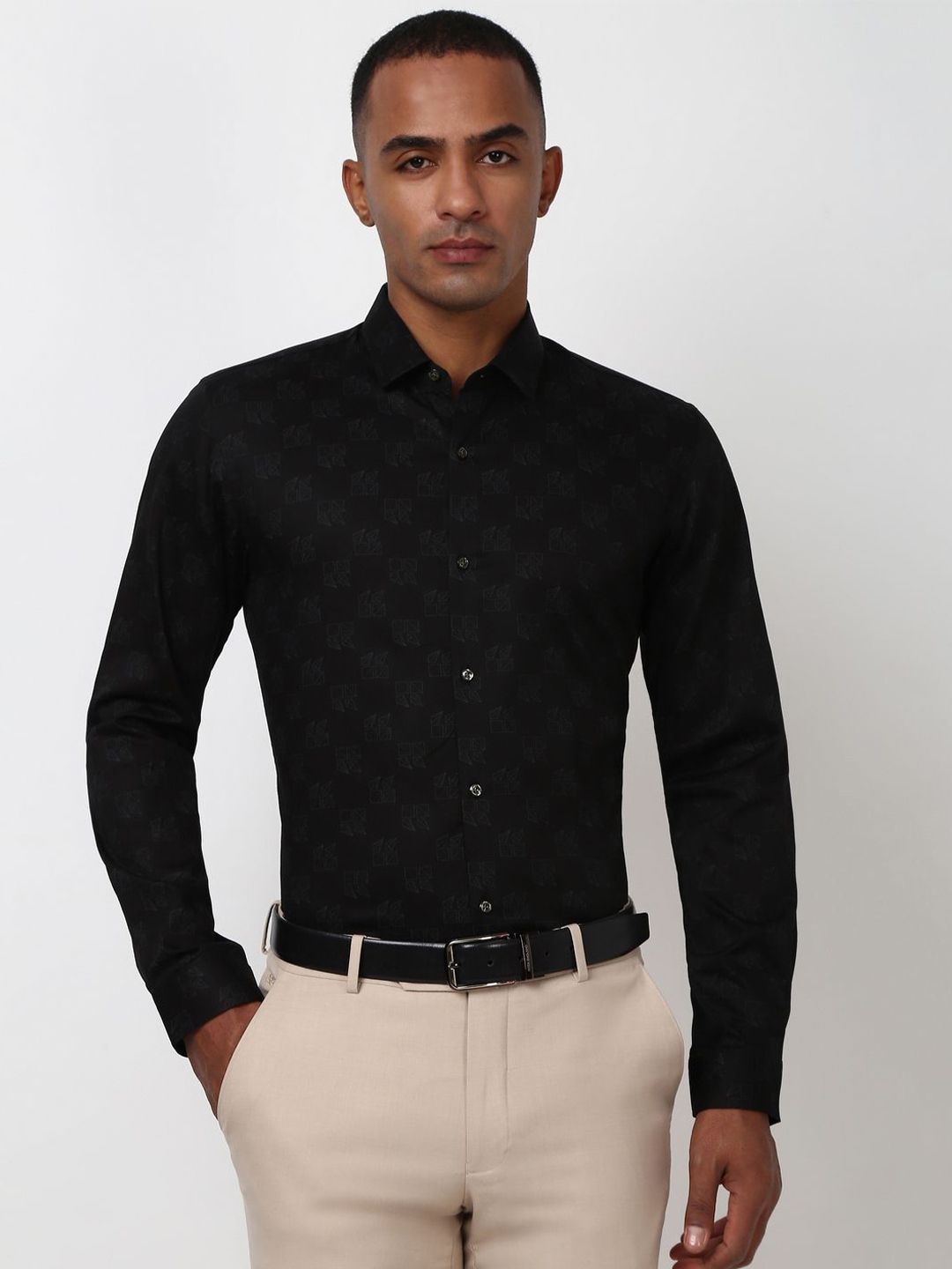 Peter England Peter England Men Spread Collar Geometric Printed Cotton Slim Fit Formal Shirt