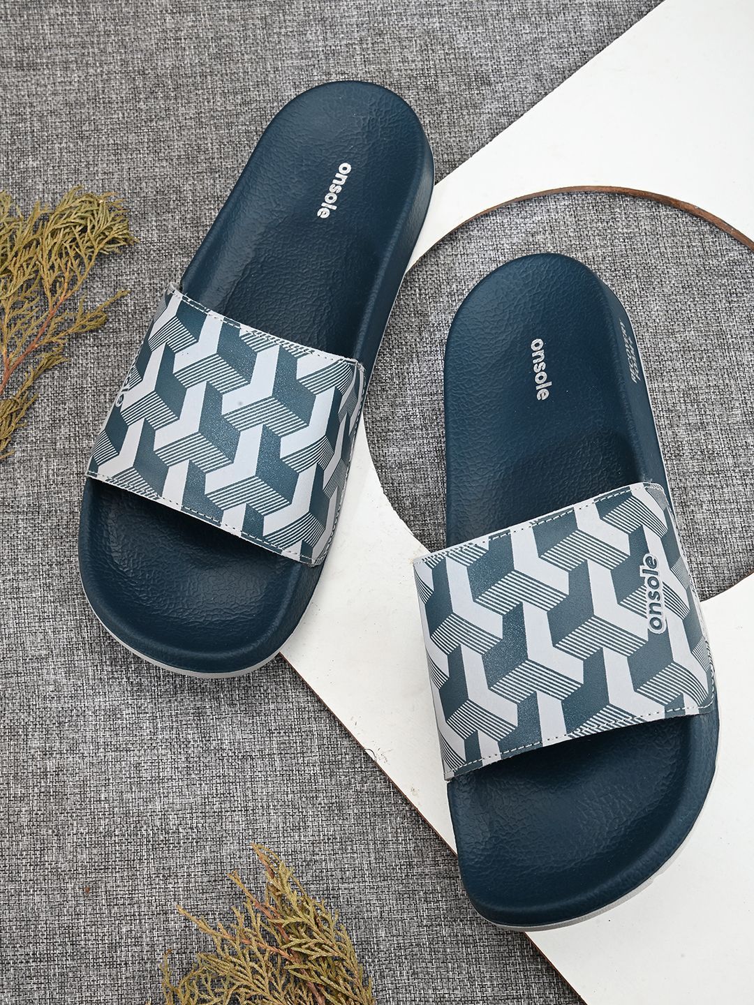 ONSOLE Men Sliders