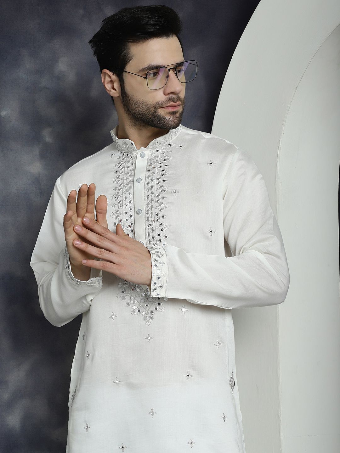 Jompers Embroidered Flared Sleeves Thread Work Strigth Republic Day Republic Day Kurta