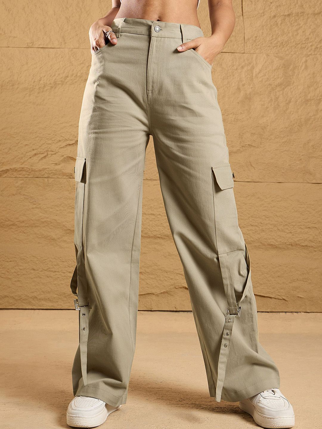 SASSAFRAS SASSAFRAS Women Comfort High-Rise Cargos Trousers