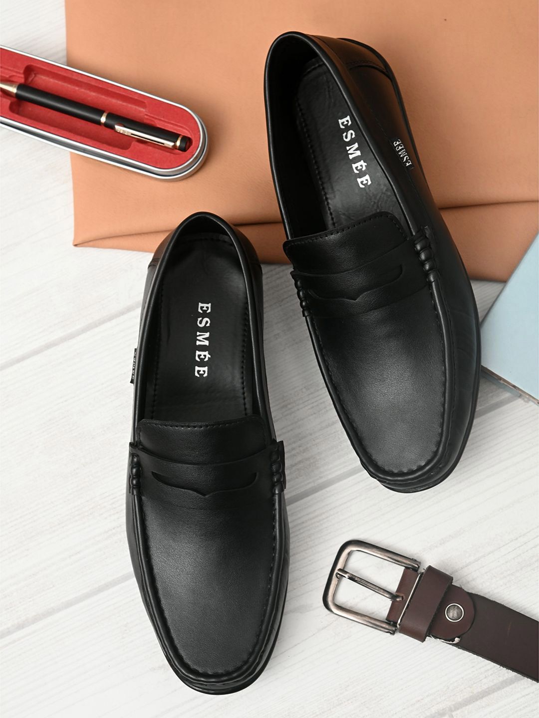 ESMEE Men Solid Loafers