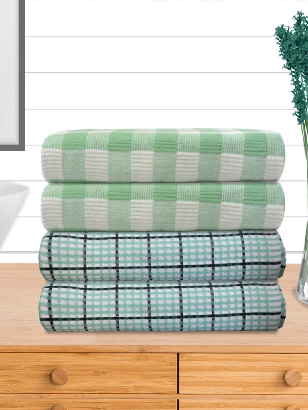 Aura Green & White 4 Pieces Printed Cotton 210 GSM Bath Towels