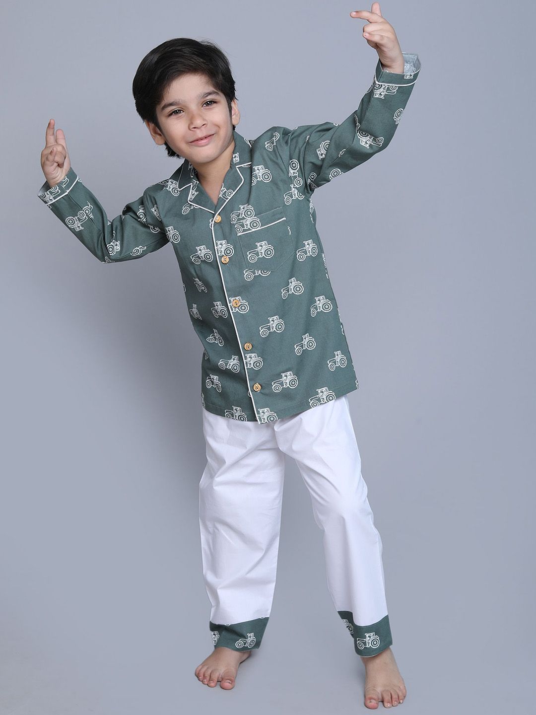 Little Clothings Boys Printed Night suit