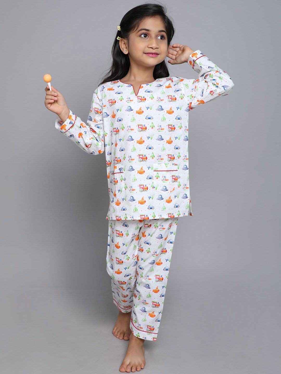 Little Clothings Girls Printed Night suit